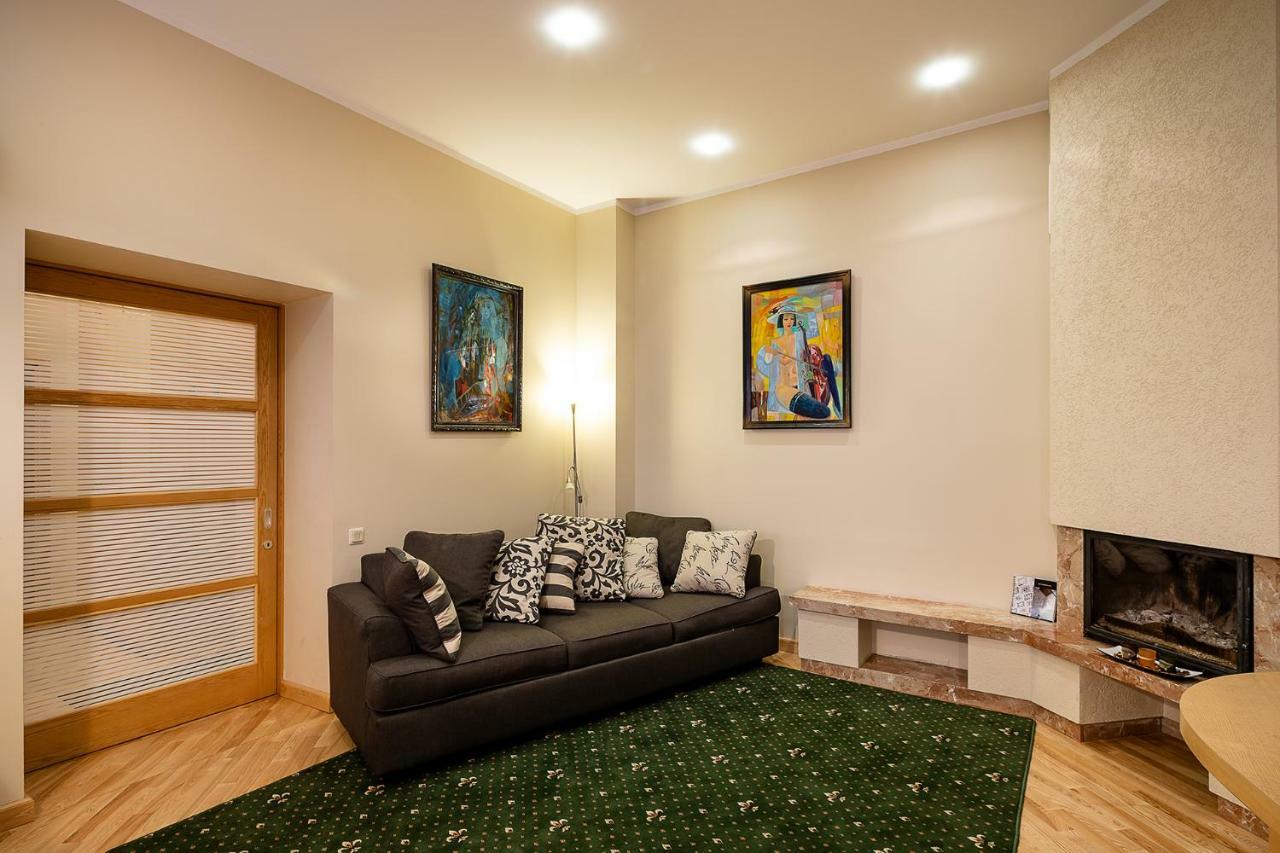 Kalnina Quiet Apartment In City Center リガ エクステリア 写真