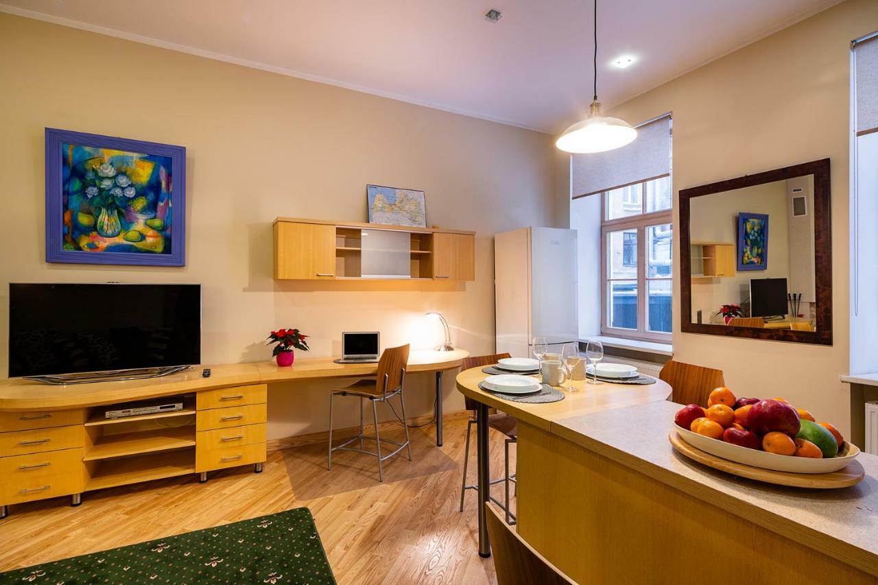Kalnina Quiet Apartment In City Center リガ エクステリア 写真