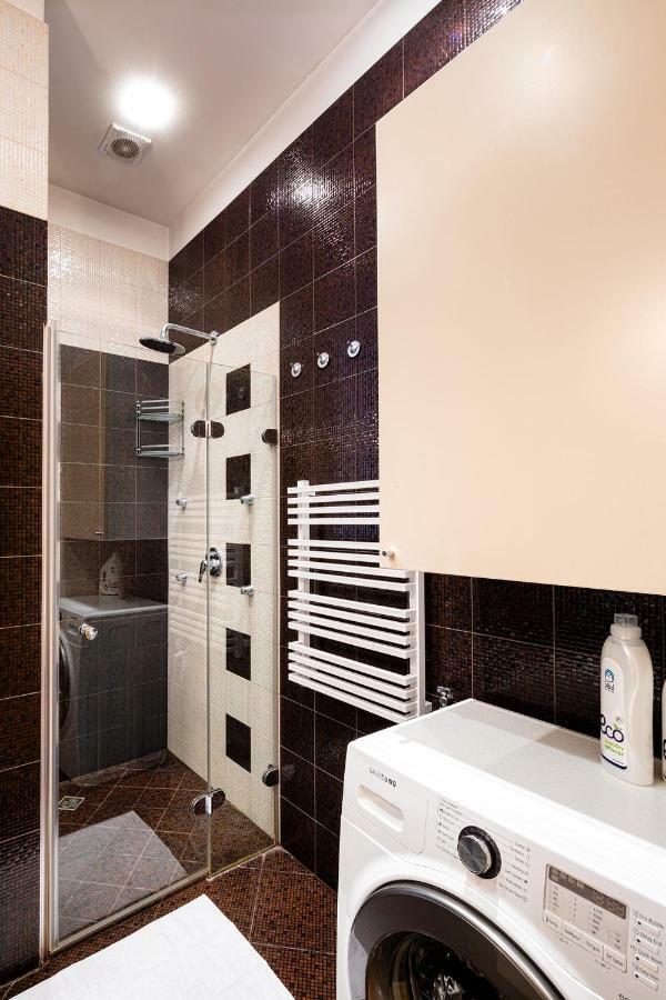 Kalnina Quiet Apartment In City Center リガ エクステリア 写真