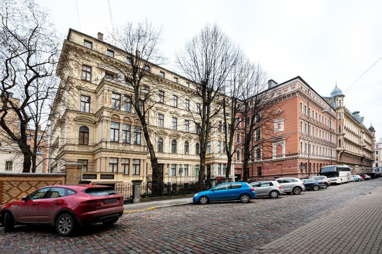 Kalnina Quiet Apartment In City Center リガ エクステリア 写真